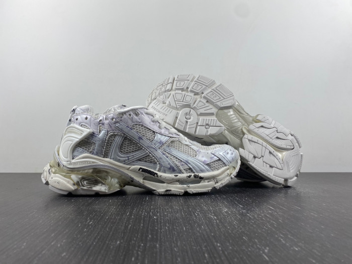 Ba*len*cia*ga runner sneaker