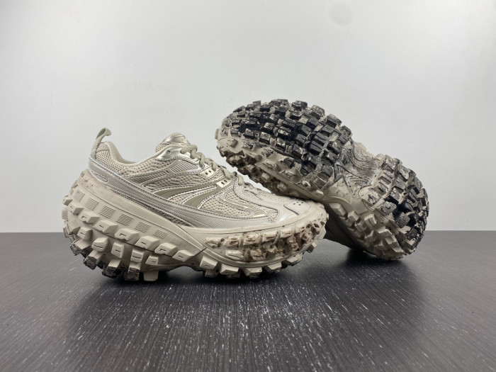 Ba*len*cia*ga defender sneaker