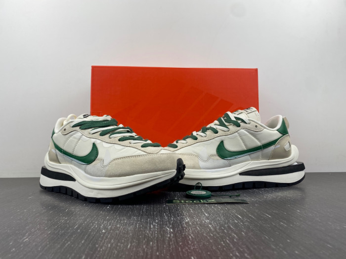 nike sacai x vaporwaffle ns11251