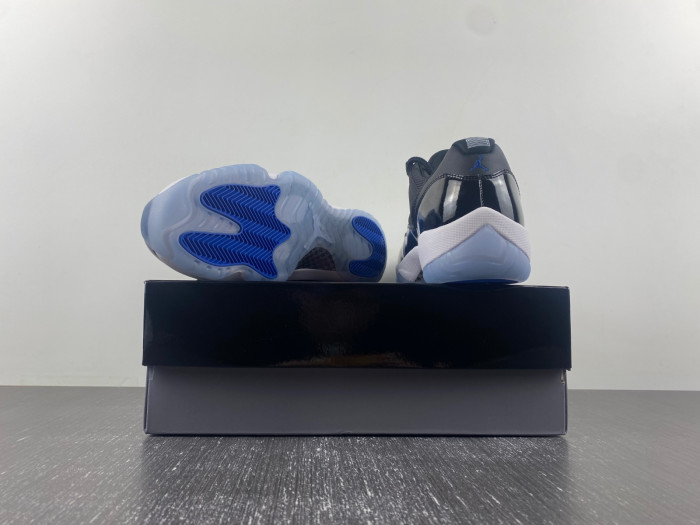 air jordan 11 low “space jam” fv5104-004