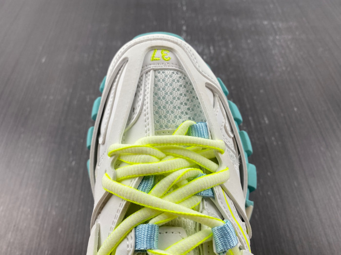 Ba*len*cia*ga track 8000051