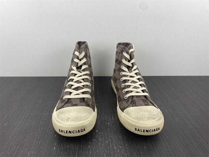 Ba*len*cia*ga sneaker