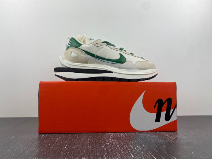 nike sacai x vaporwaffle ns11251
