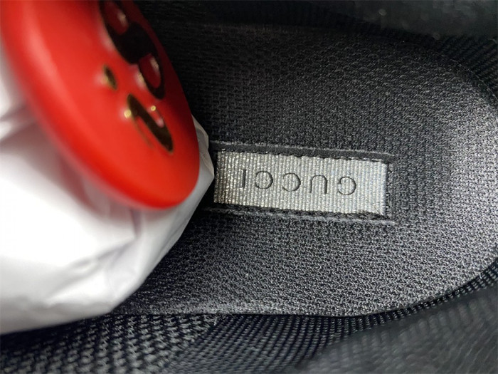 g*u*i vintage triple s 576965 dr1111111