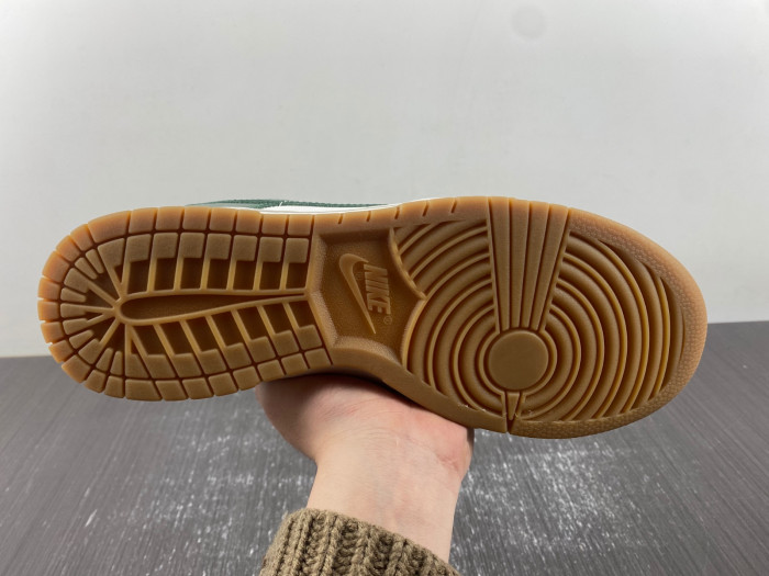 nike dunk low lx wmns “green ostrich” fj2260-002