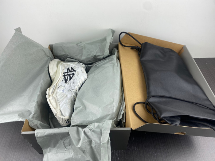 Ba*len*cia*ga runner 8000064