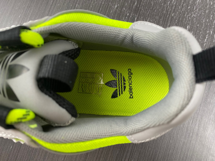 Ba*len*cia*ga triple s sneaker 80000111