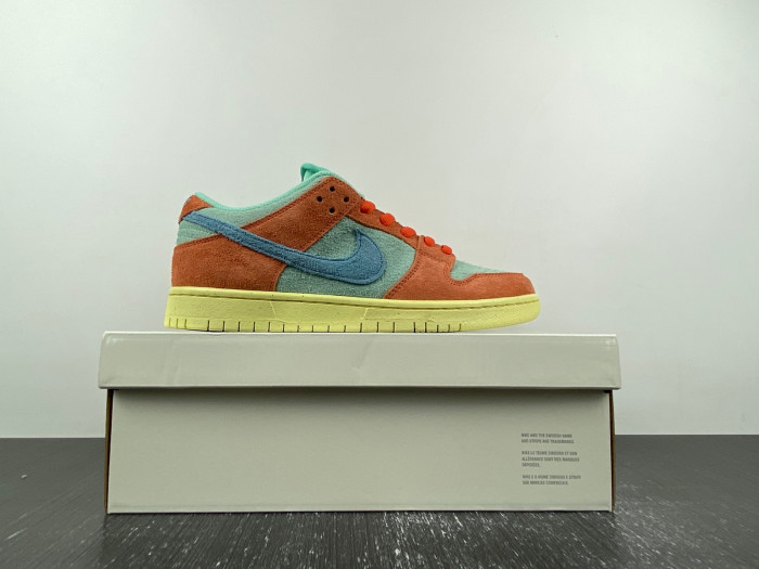 nike sb dunk low “noise aqua” dv5429-800