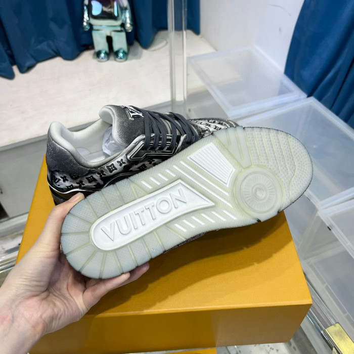 lv snekaers l0000241