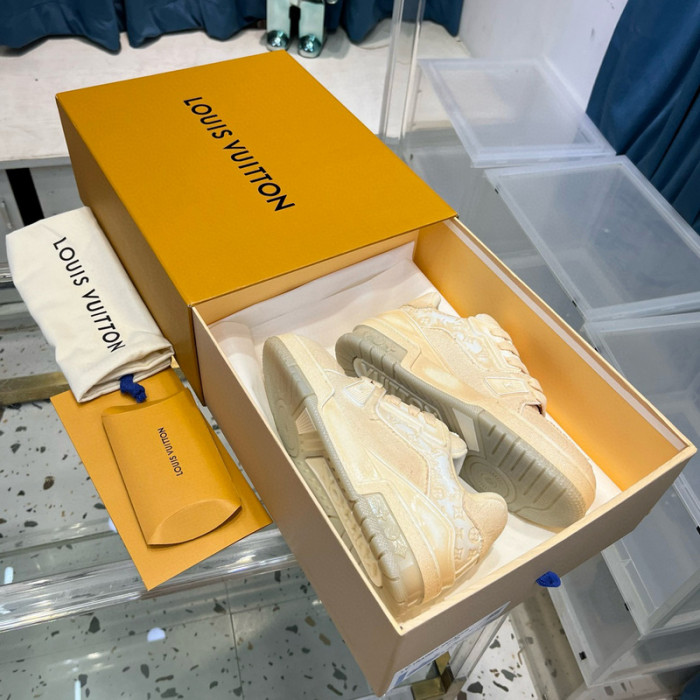 lv snekaers l0000242