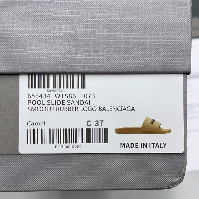 balenciag* sandal bs21