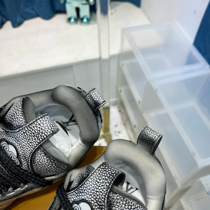 lv skate snekaers l0000218