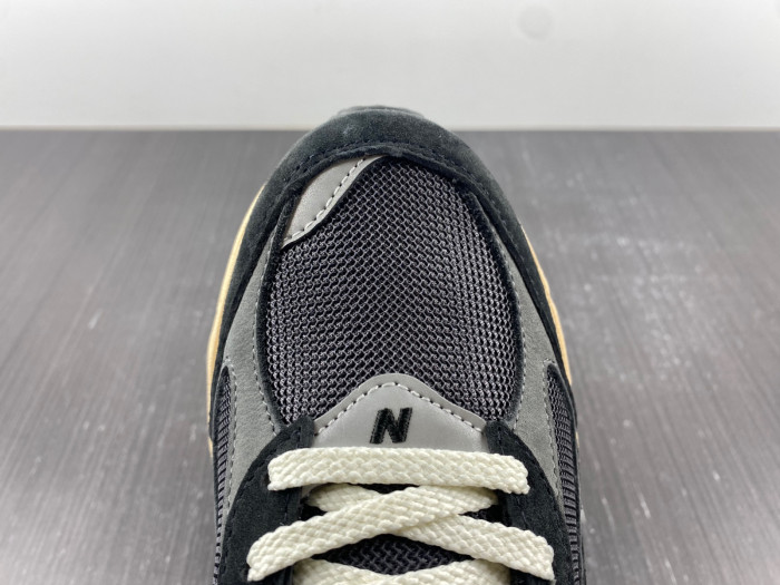 Bape x New Balance 2002R M2002RHO DFY9