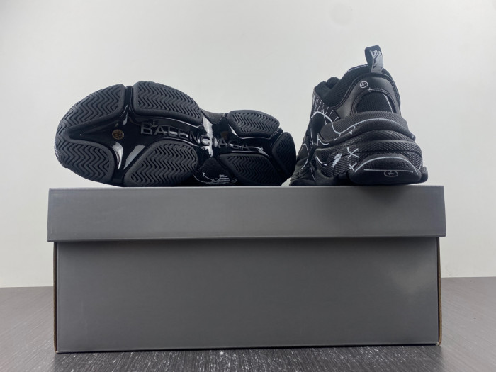 Balenciaga TRIPLE S SNEAKER 8000099