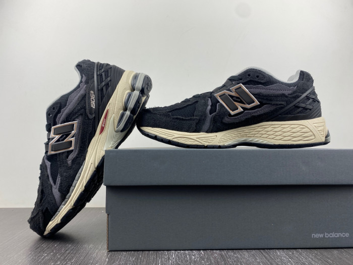 new Balance x WTAPS 2020 DFY25