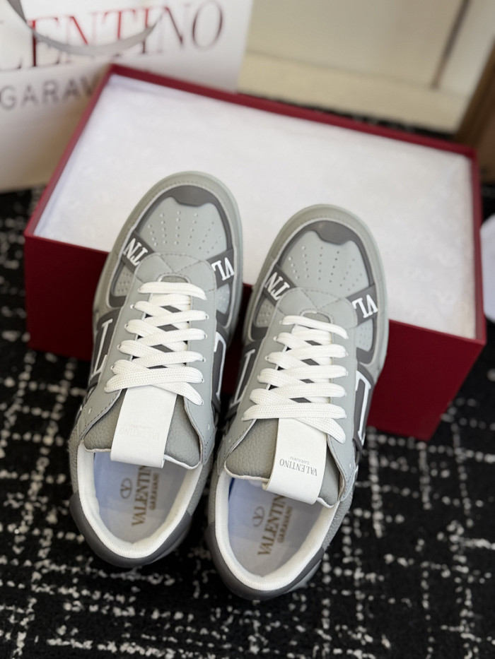 Va1e*ntin0 SNEAKERS VT056