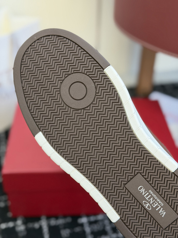 Va1e*ntin0 SNEAKERS VT052