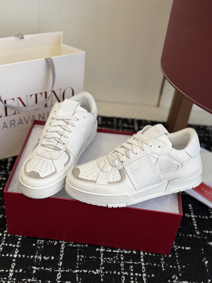 Va1e*ntin0 SNEAKERS VT063