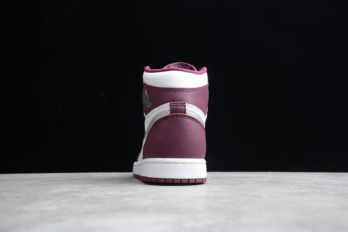 AIR JORDAN 1 RETRO HIGH OG “BORDEAUX” 555088-611