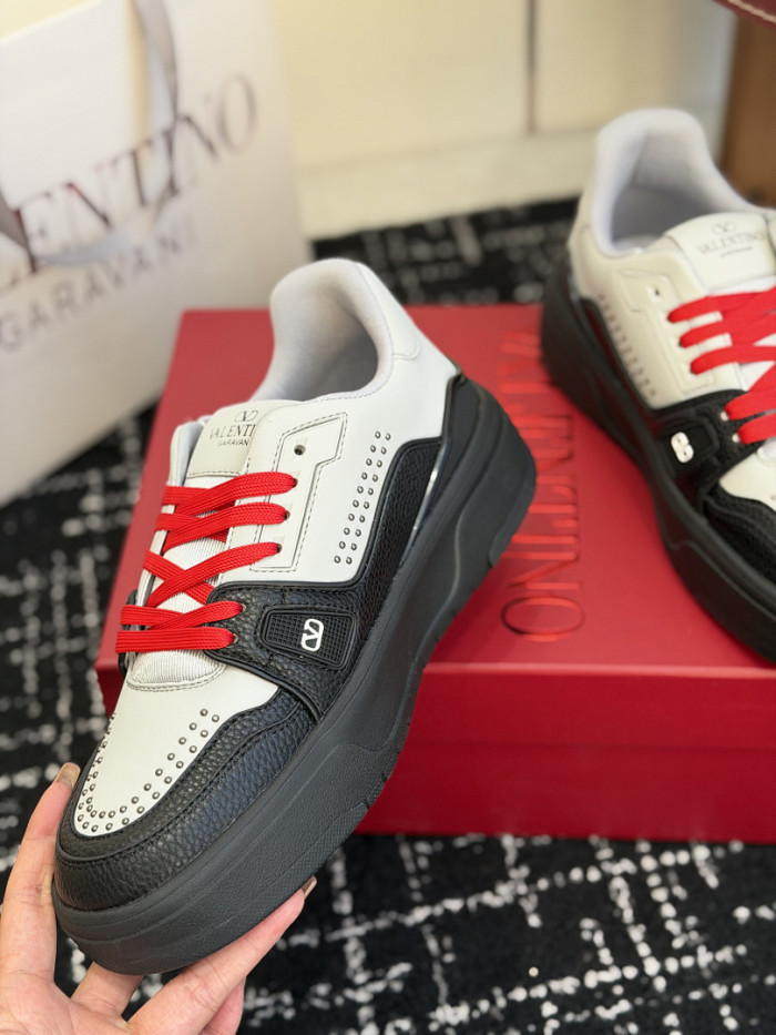 Va1e*ntin0 SNEAKERS VT053