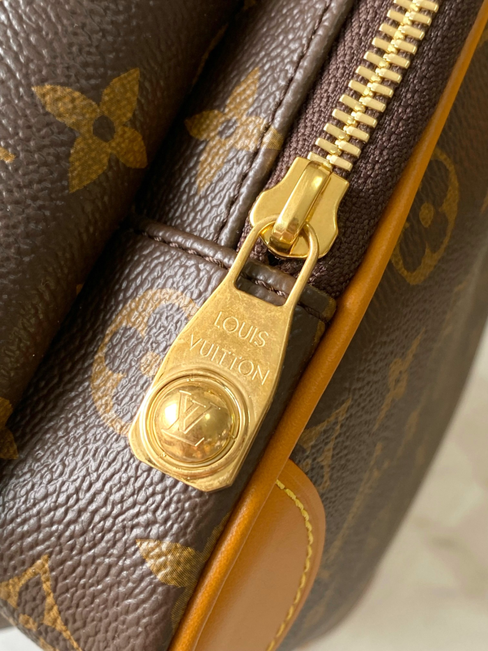 L*V BAG 15