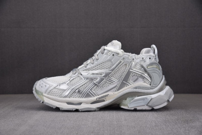 Balenciaga Runner sneaker W3RBL 8100
