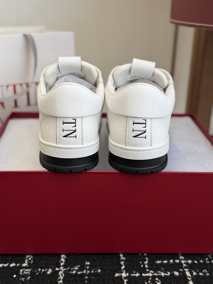 Va1e*ntin0 SNEAKERS VT058
