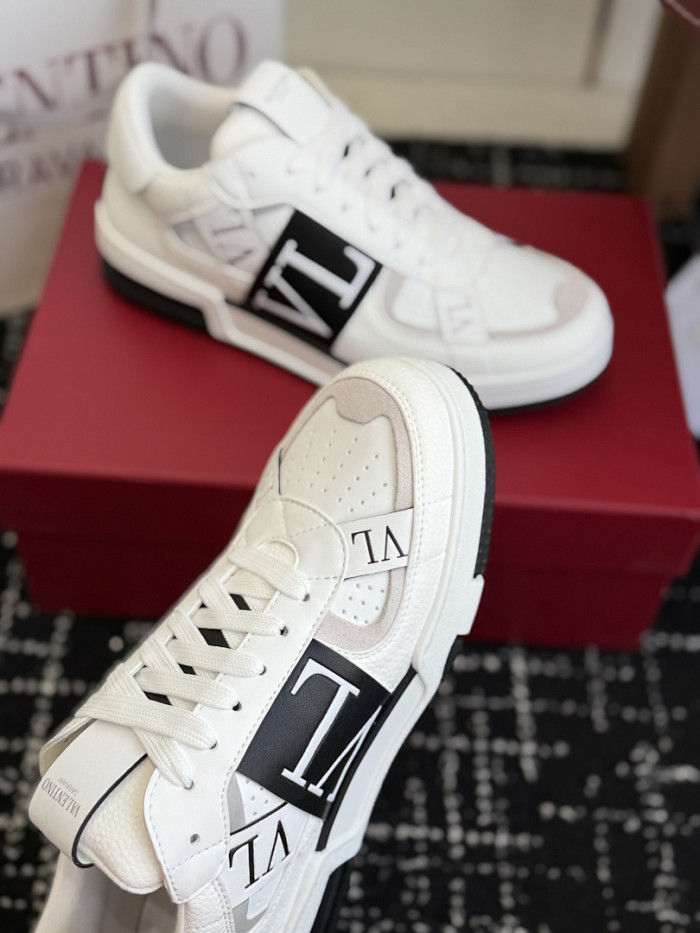 Va1e*ntin0 SNEAKERS VT058
