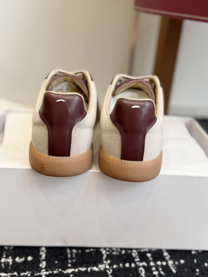 Ma1s0n Marg*e1a CALFSKIN S57WS0404