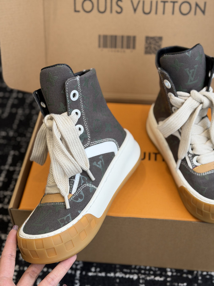 LV sneakers L0000858