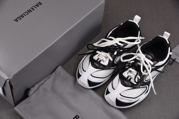 Ba1en*iaga Radar sneaker WSTE0 9010