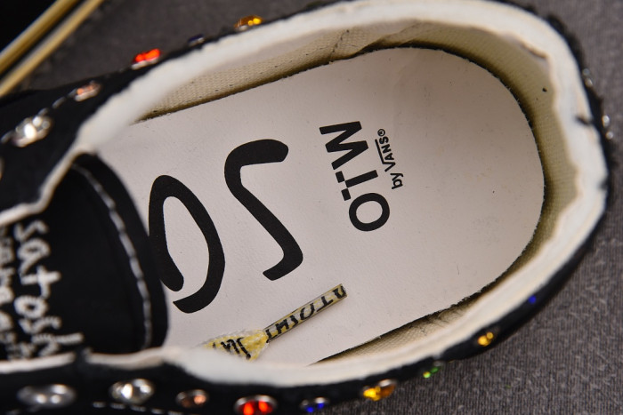 Vans x Satoshi Nakamoto VN000TD576