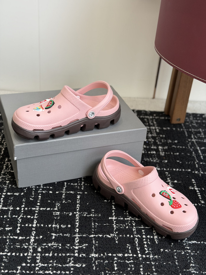 Balenciag* Sandal BS123