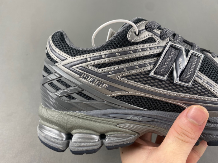 New Balance 1906R Phantom Dark Grey M1906RES