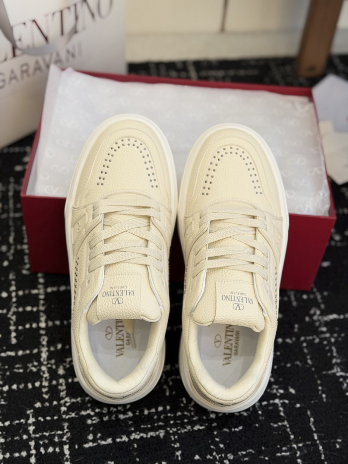 Va1e*ntin0 SNEAKERS VT050