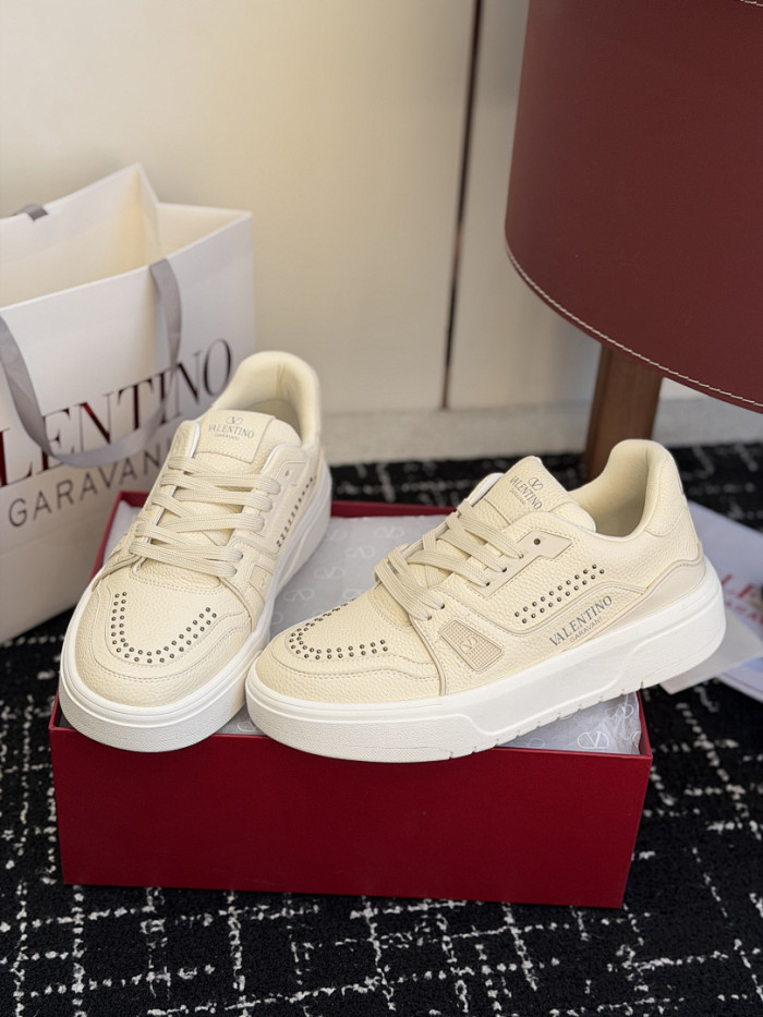 Va1e*ntin0 SNEAKERS VT050