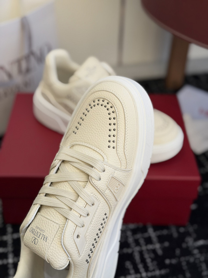 Va1e*ntin0 SNEAKERS VT050