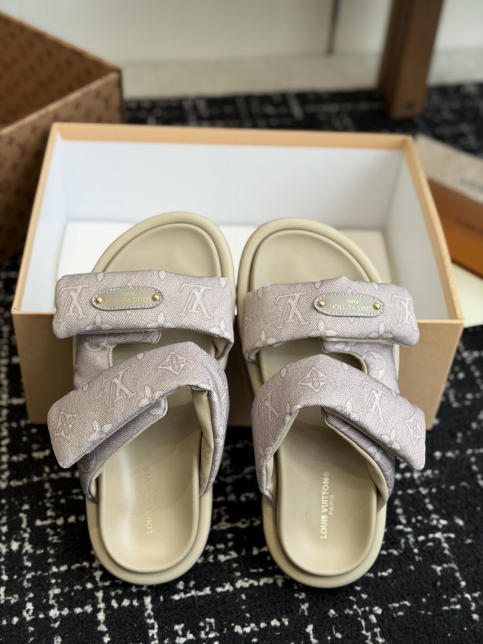 L&V sandal 256