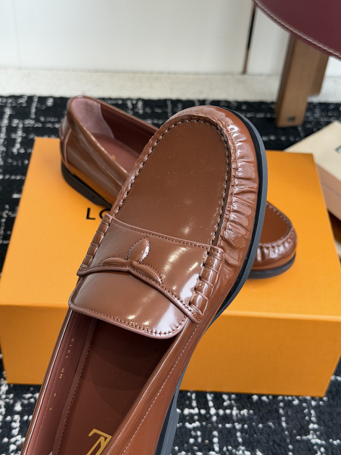 LV LOAFERS L0000846
