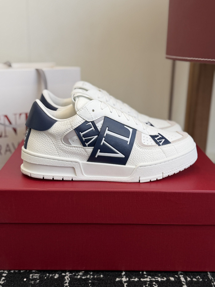 Va1e*ntin0 SNEAKERS VT060