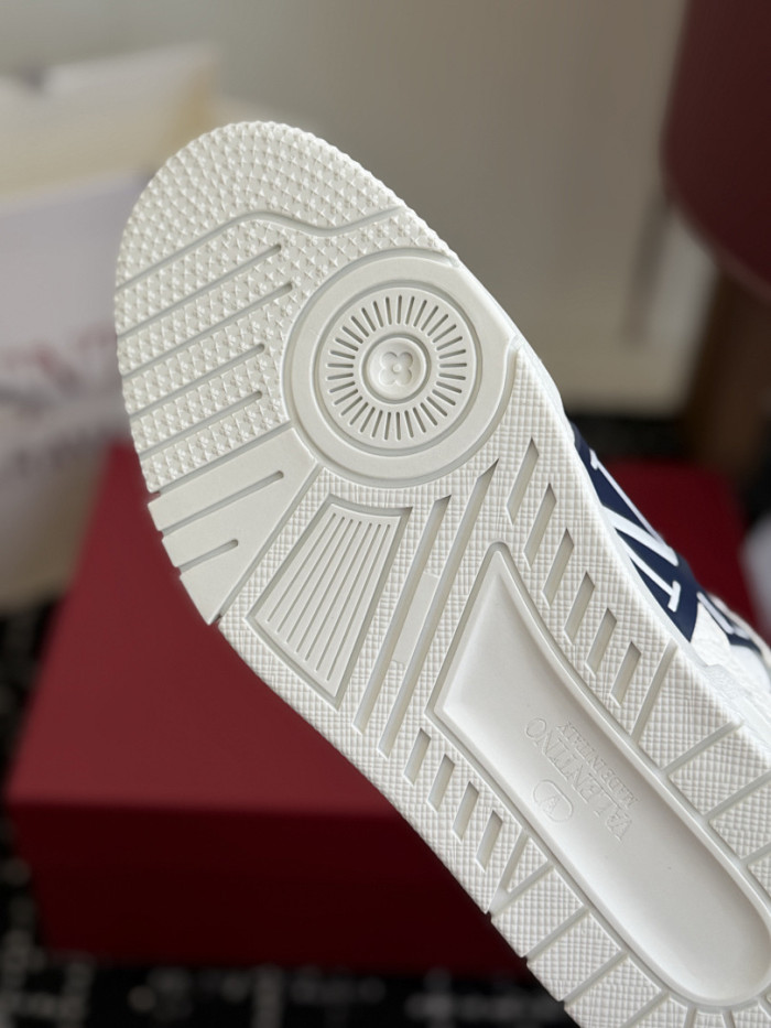 Va1e*ntin0 SNEAKERS VT060