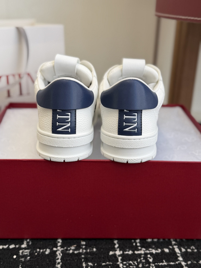 Va1e*ntin0 SNEAKERS VT060