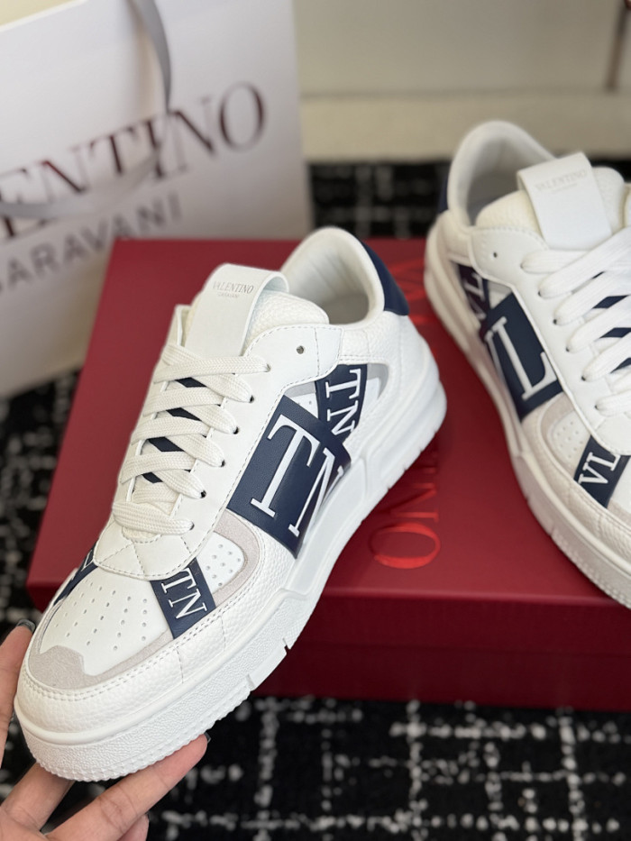 Va1e*ntin0 SNEAKERS VT060