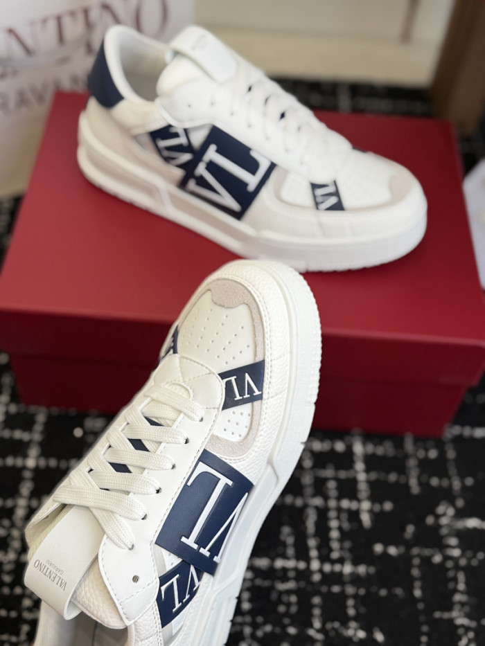 Va1e*ntin0 SNEAKERS VT060