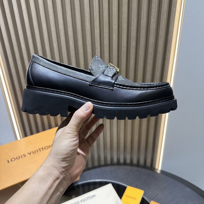 LV LOAFERS L0000747