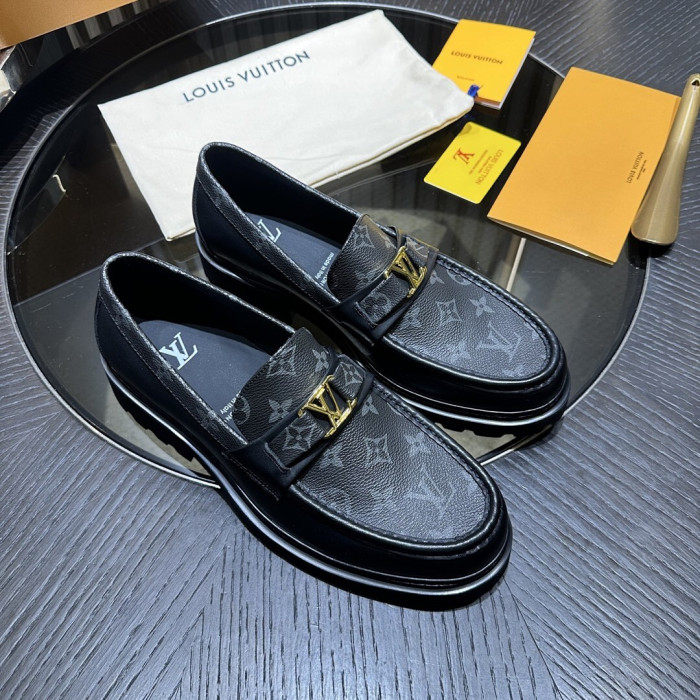 LV LOAFERS L0000747