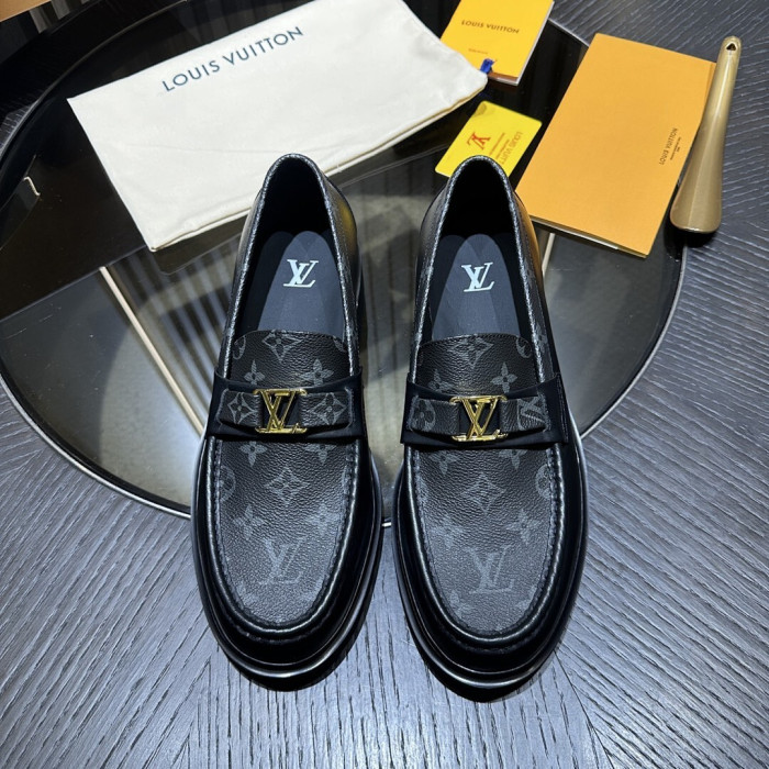 LV LOAFERS L0000747