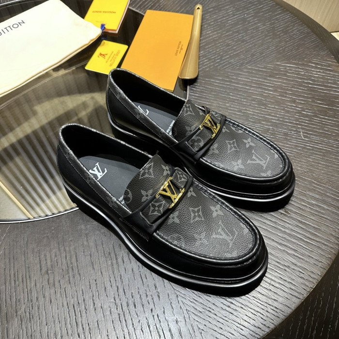 LV LOAFERS L0000747