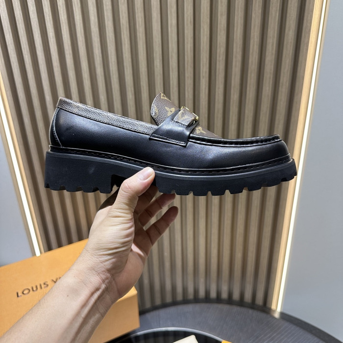 LV LOAFERS L0000748