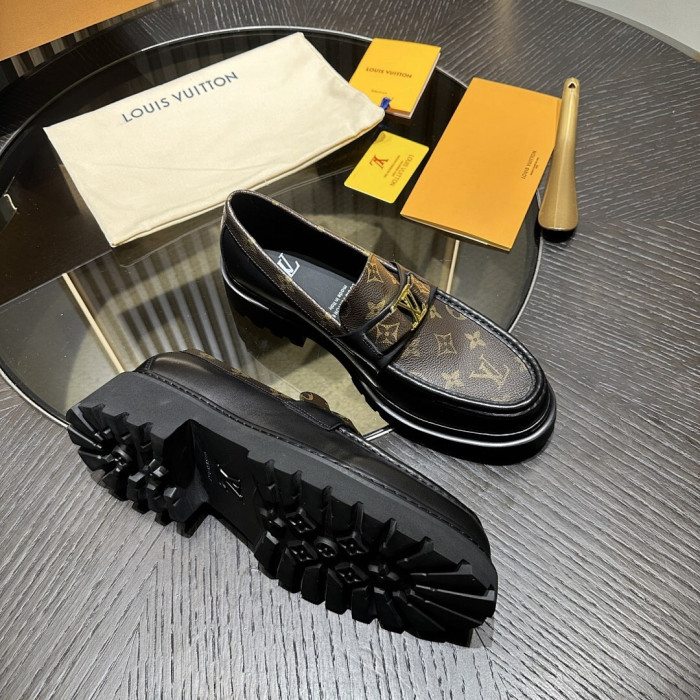 LV LOAFERS L0000748